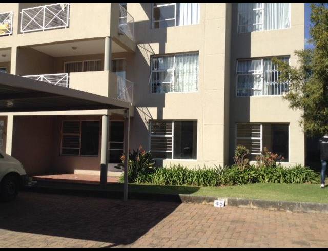 2 BEDROOM TOWNHOUSE FOR SALE IN SANDOWN